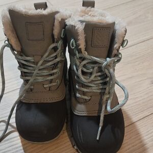 Kids Winter Boots - Black and Tan